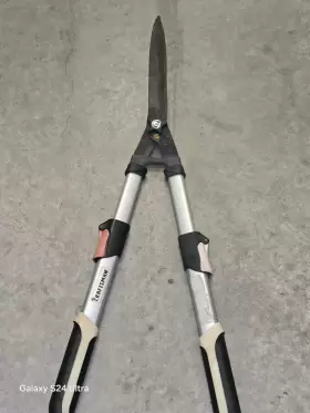 P54-SL-25 BAHCO Light Hedge Shears