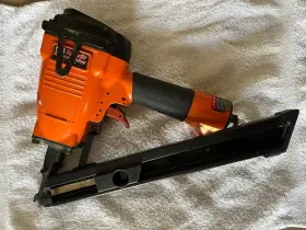 NSDPP38-40 UFO Eliminator Pneumatic Mantis Nail Gun Nailscrew
